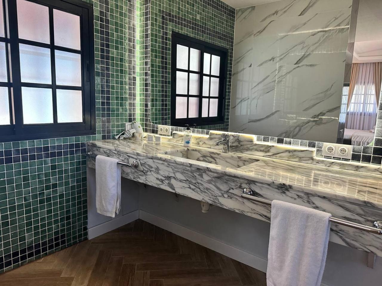 Miramar Boutique Apartments Adults Only كوراليهو المظهر الخارجي الصورة